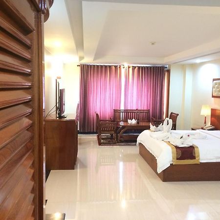 Huang Ting Hotel Phnom Penh Exterior foto