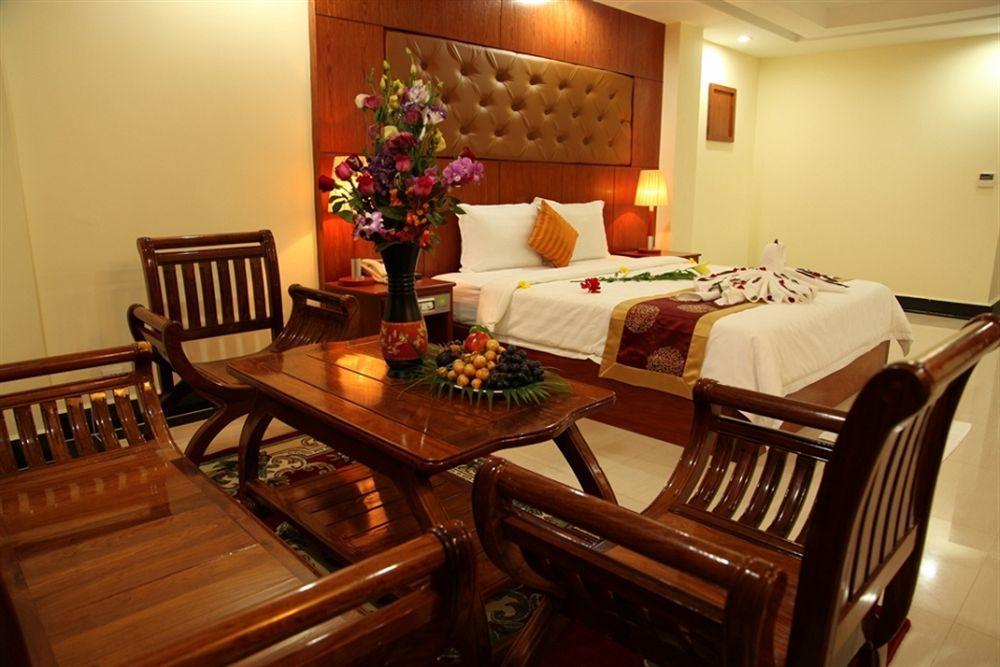Huang Ting Hotel Phnom Penh Exterior foto