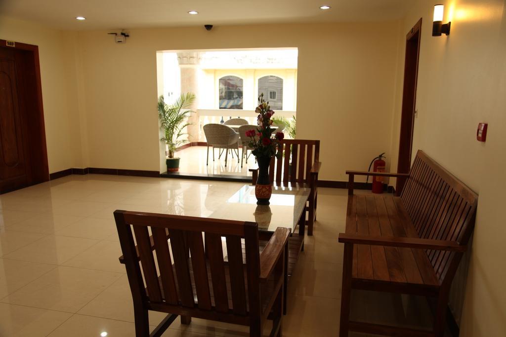 Huang Ting Hotel Phnom Penh Exterior foto